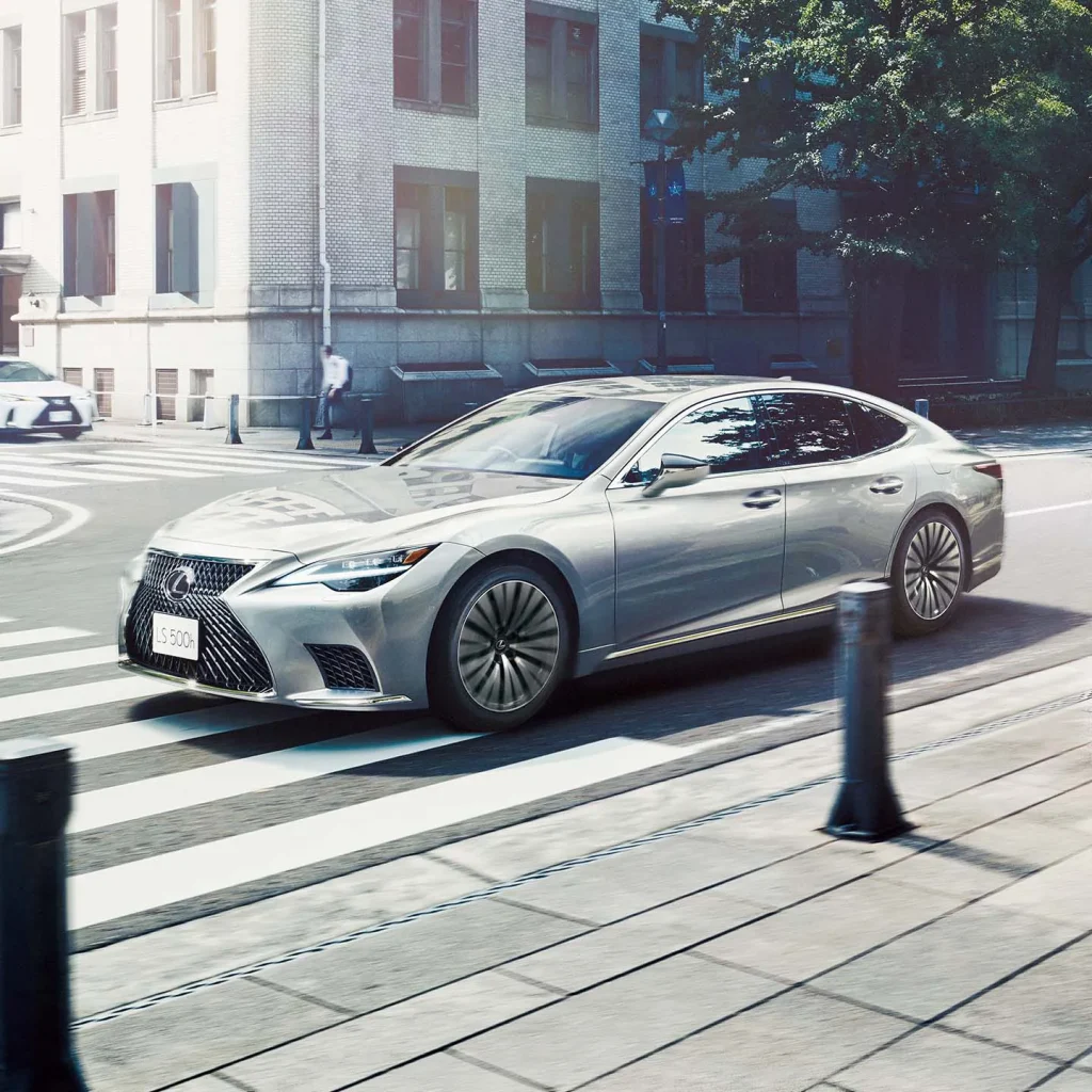 ガソリン車(LS500)は「5年目の車検前」